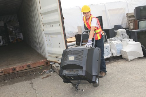 Scheduling rubbish removal service in Havering