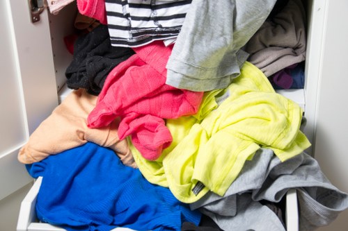 Estimator talking through a free quote with a homeowner